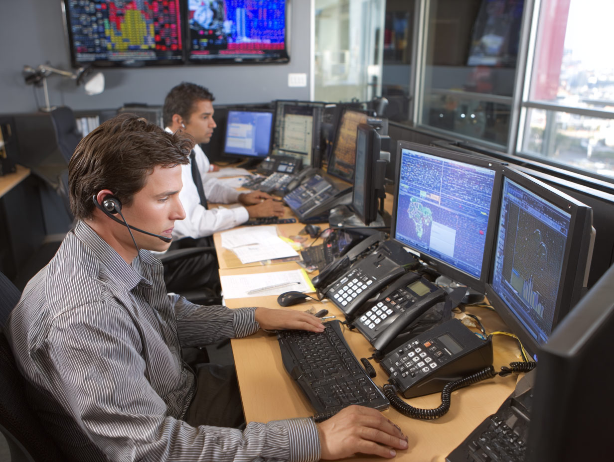 Office IT support technician troubleshooting business computers in Hollywood FL